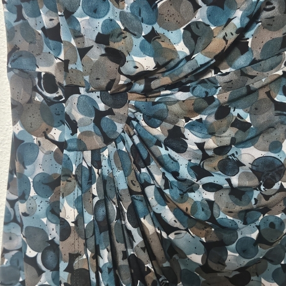 Connected roushing in waist area business dress size 6 - Picture 8 of 12